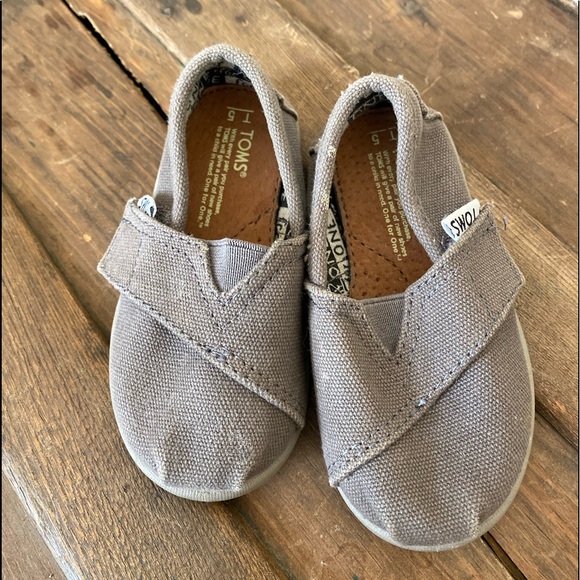 2.0 Alpargata Slip-On
TOMS - Picture 2 of 4